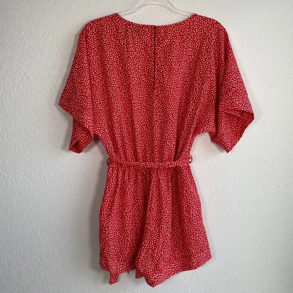 VICI tyche size M short sleeve red floral romper elastic waist pockets & belt - Picture 7 of 9